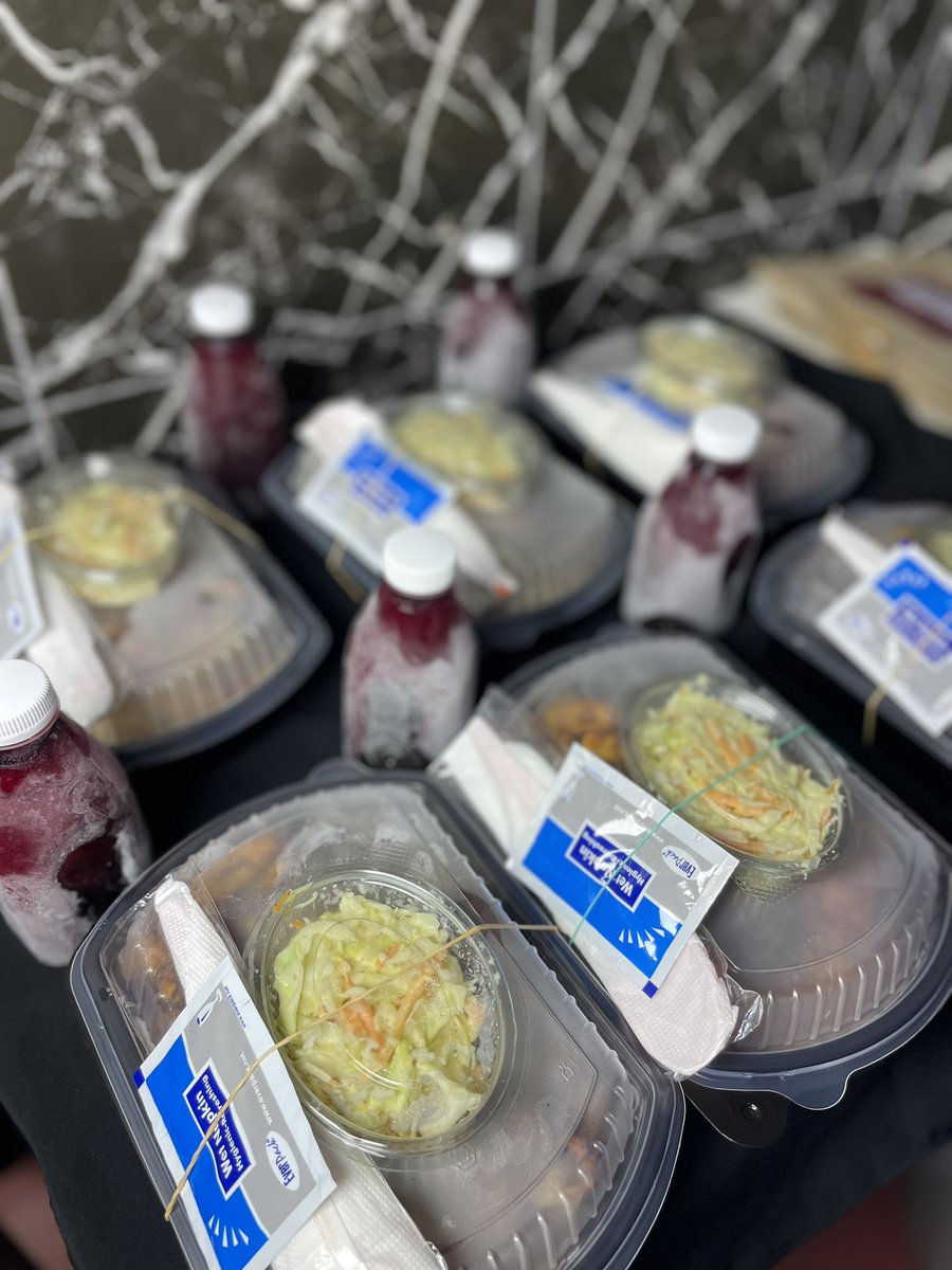 mhaamhe_adwoa's tweet photo. Please I’m  taking pre- orders for delivery this week.  Kindly preorder by 7am each day as deliveries will go out by 9:30.

Monday, Wednesday: Jollof rice and chicken - 90cedis

Friday: Fried rice and chicken - 80cedis 
Jollof rice and chicken - 90cedis

Dm or WhatsApp 0558796635 https://t.co/WlShzWaGOU