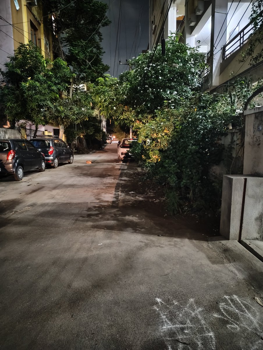 BharadwajPr's tweet photo. @ManaManikonda @Rambabu32976744 @SanduguSan61630 @DCNarsingi @CMC_Offcl @Rambabu32976744 @CMC_Offcl @manamanikonda Pitch dark, photos taken in night mode..unless some light coming from Apartment basement the street lights are not functioning, have raised it 3-4 weeks back... Lalamma Gardens street no 2,3,4 https://t.co/ea51McCCqz