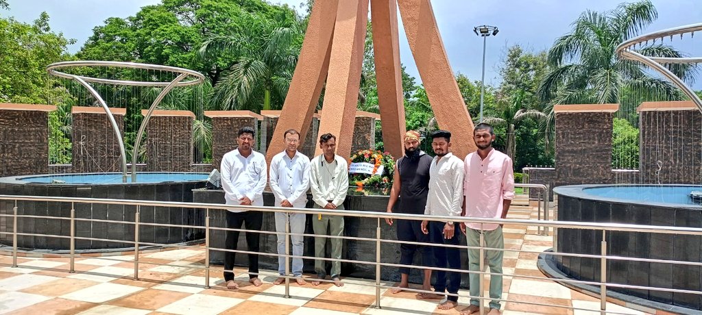 iamRGIngole's tweet photo. कारगिल विजय दिनानिमित्त शहीद झालेल्या वीर जवानांना हुतात्मा स्मारक येथे जाऊन जवानांच्या शौर्याला अभिवादन करून आदरांजली वाहिली.!💐🙏
#kargilvijaydiwas #kargilvijaydiwas🇮🇳🇮🇳 #kargil #कारगिल_विजय_दिवस #india https://t.co/sBD9x7vW5p