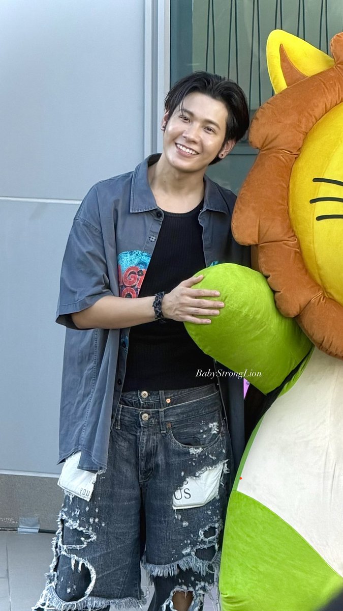 Danaya_NK's tweet photo. Happy Birthday นะครับ สุดหล่อ
หล่อวัน หล่อคืน สดใสสมวัย เปล่งประกายปิ๊งแว๊บตลอดปัยยยยนะครับ ❤️
#SingtoPrachaya 
#งานมหกรรมนิยายนานาชาติ2026xKristSingto https://t.co/tMJRU82R2n