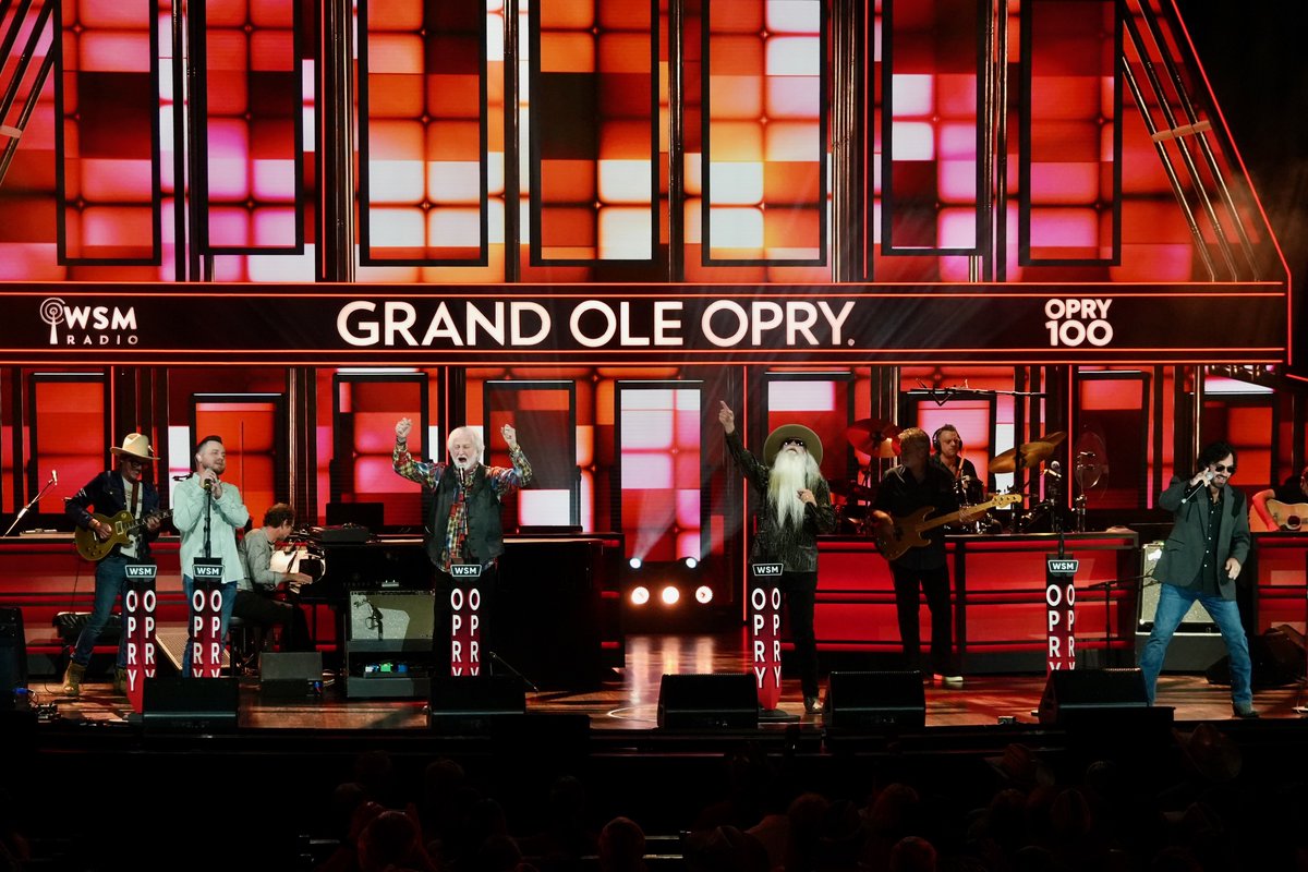 oakridgeboys's tweet photo. More great @opry shots from @jonmir! Saturday night at the Opry! https://t.co/1y5C2QxzNk