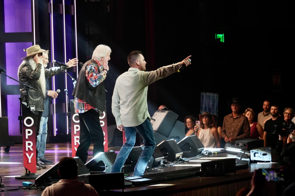 oakridgeboys's tweet photo. More great @opry shots from @jonmir! Saturday night at the Opry! https://t.co/1y5C2QxzNk