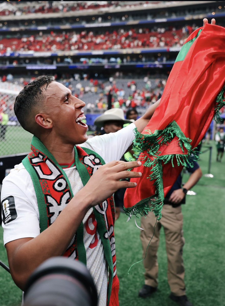 mnbralainfc's tweet photo. 🚨🚨📈— عااجل ورسميًا:

• سفيان رحيمي نجم نادي العين ومنتخب المغرب 🇲🇦 في المركز الـ43 ضمن  قائمة الـ108 لاعبًا الأكثر حسمًا في مونديال 2026 🏆 وفقًا لتصنيف فوت ميركاتو 🤩💜💜

— تقدم العيناوي على محمد صلاح 🇪🇬 ولامين يامال 🇪🇸 ونجوم آخرين 🤯👏🏻 https://t.co/QGwUUrs3BO