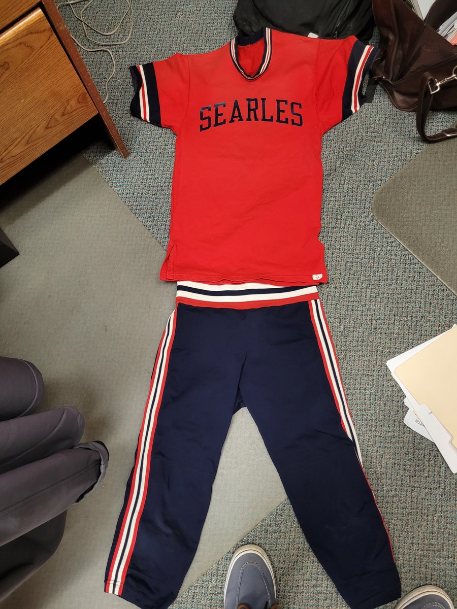 SearlesGrizz's tweet photo. Hey is 75th Anniversary day as the Searles Grizzlies wrap up their season with 1 more home game as @SEIndians visit Searles for a 5:00 start. Plenty cool refreshments, treats and burgers available today.
#heater #shabba #Lopez #2injuredCaseOs #Skin #TheBigDew #Mixxy #VanceBday https://t.co/9Oedz0RNix