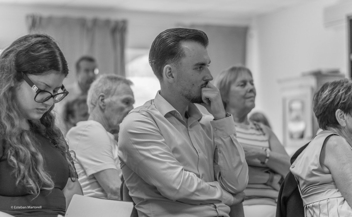JMCambaceres's tweet photo. «Rencontres d’été», 25-7: étape 1. Conférence et débat avec  @Michel_Derdevet pdt de @Confront_Europe. Face aux «Empires», l’Europe ne doit pas être qu’un «marché» mais une «puissance». Lancer notion de «Nation Europe» par culture et valeurs communes: droit, liberté, solidarité. https://t.co/nqUF7c4rlF