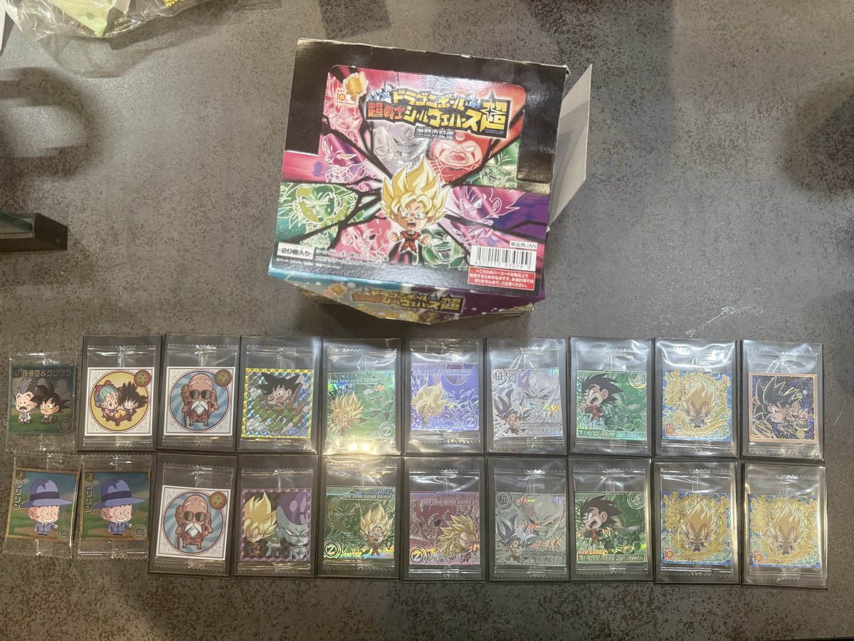 ultra____seven's tweet photo. ドラゴンボール超
超戦士シールウエハース 激闘の記憶
1BOX開封
これガチで封入率どうなってんの？？
Rは一枚も出ず
なぜか10thベジータ3枚。 https://t.co/JTl1aMu5IG