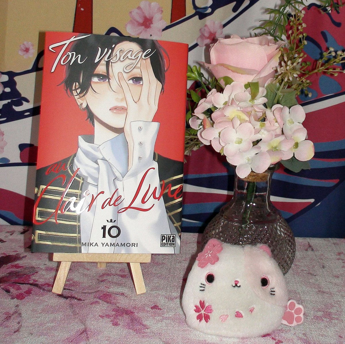 FleursdeSakura's tweet photo. Une lecture sympathique avec le T 10 de Ton visage au Clair de Lune 😍 @pikaedition  

Vous aurez mon petit avis demain dans "Mes lectures de la semaine"

➡️ Mon avis sur la série est ici :
https://t.co/LWzYjEYZ3B

Lisez-vous ce titre ? https://t.co/VWagFAayM5