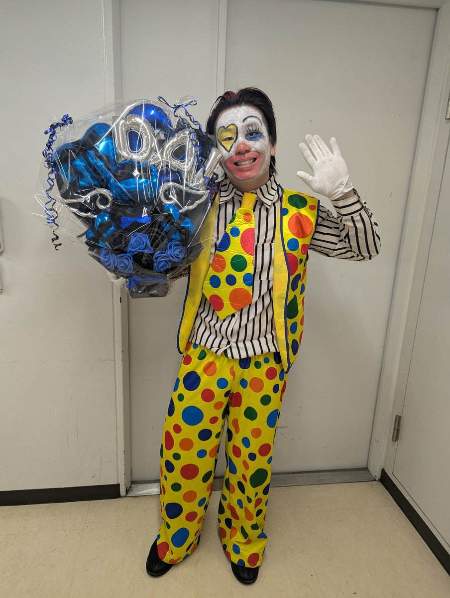 tsujidaicircus's tweet photo. アリガトネー！！🤡✿
#DRAGONGATE
#辻󠄀口大サーカス
#BangBangピエロ https://t.co/FK87D4iDeW