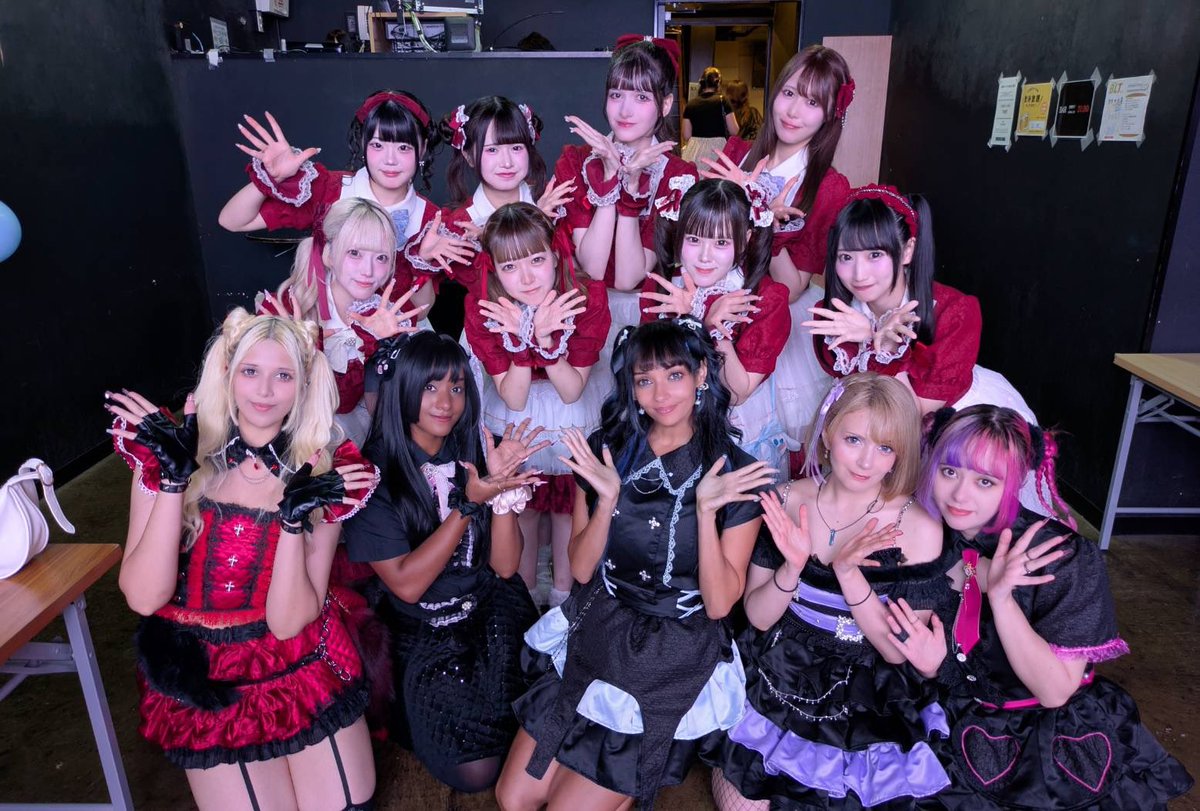 DollyKiss_staff's tweet photo. 本日2本目のライブでした💖

ワールドワイドでとっても素敵なイベントにお呼びいただき、ありがとうございました！

ハイディさん、ありすさん
お誕生日おめでとうございます🎂🎀

そしてDolly Kissは本日限定、MCのご挨拶を英語で挑戦してみました…！
皆さま温かく見守っていただきありがとうございました🥹♡

┈୨୧┈┈┈┈┈┈┈┈

｢あいどる to the WORLD Vol.1
〜ハイディ＆ありすのbirthday special〜｣

𝗦𝗘𝗧 𝗟𝗜𝗦𝗧 🌹

♪ 𝟭. Kiss the World
♪ 𝟮. 苺ショート教祖
♪ 𝟯. Summer Kiss
♪ 𝟰. お姫様恋愛論

┈┈┈┈┈┈┈┈୨୧┈