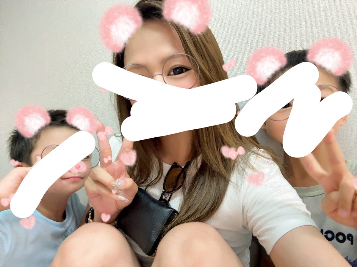 _1127ss's tweet photo. お酒飲める時間ってほんとーーーに幸せ🥹♡イケメン(息子の同級生)にも囲まれて幸せな2日間やった🎶🎶 https://t.co/xxX1boRdTN