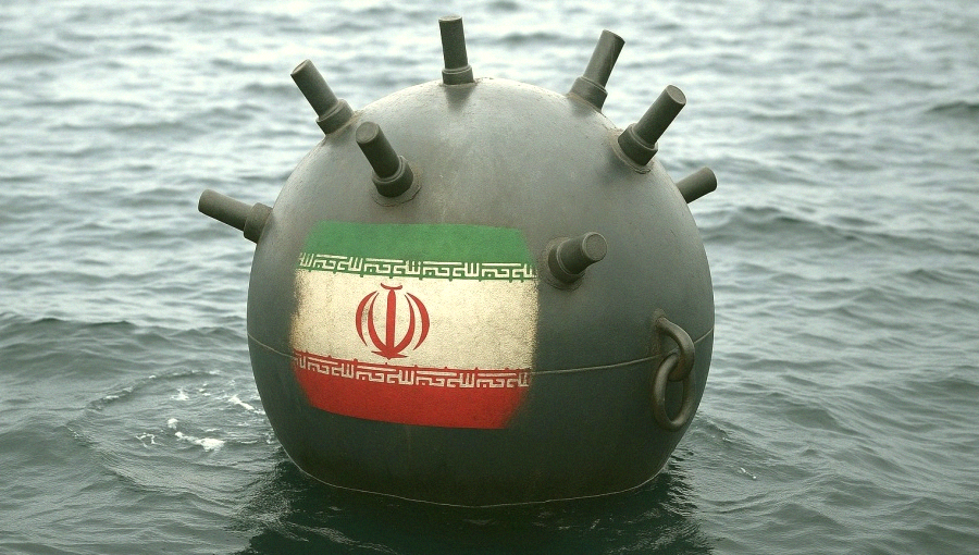 eduardov009's tweet photo. Big news: Iran says an oil tanker hit a mine in the Strait of Hormuz 🚨 It strayed off course before the explosion. Trump earlier warned any ship damage would be paid from Iran's frozen assets. This is really bad for markets... 🇺🇸🇮🇷 https://t.co/lqGwanN1E1