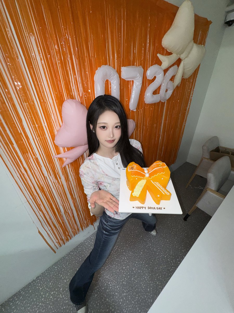 sa2m2nam3's tweet photo. [#SMNote] #HAPPY_SOHA_DAY

𝓗𝓪𝓹𝓹𝔂 𝓑𝓲𝓻𝓽𝓱𝓭𝓪𝔂 투 미♥✨🥳

#소하 #SOHA
#SAYMYNAME https://t.co/Gyf9mW23Vu
