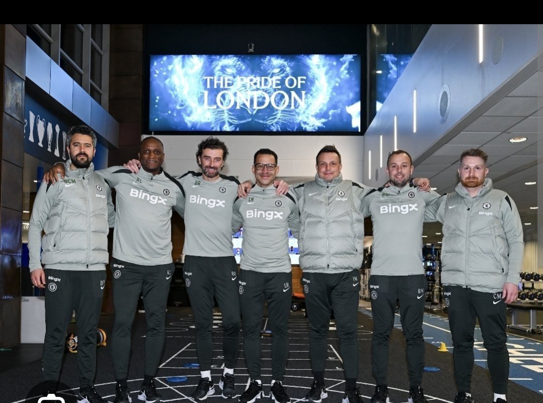 BalkanEmpire08's tweet photo. Getting rid of the previous dross piece by piece. Finally bringing in a serious coaching staff around Xabi instead of whatever the hell this shit was. https://t.co/BqrtEPY5EO