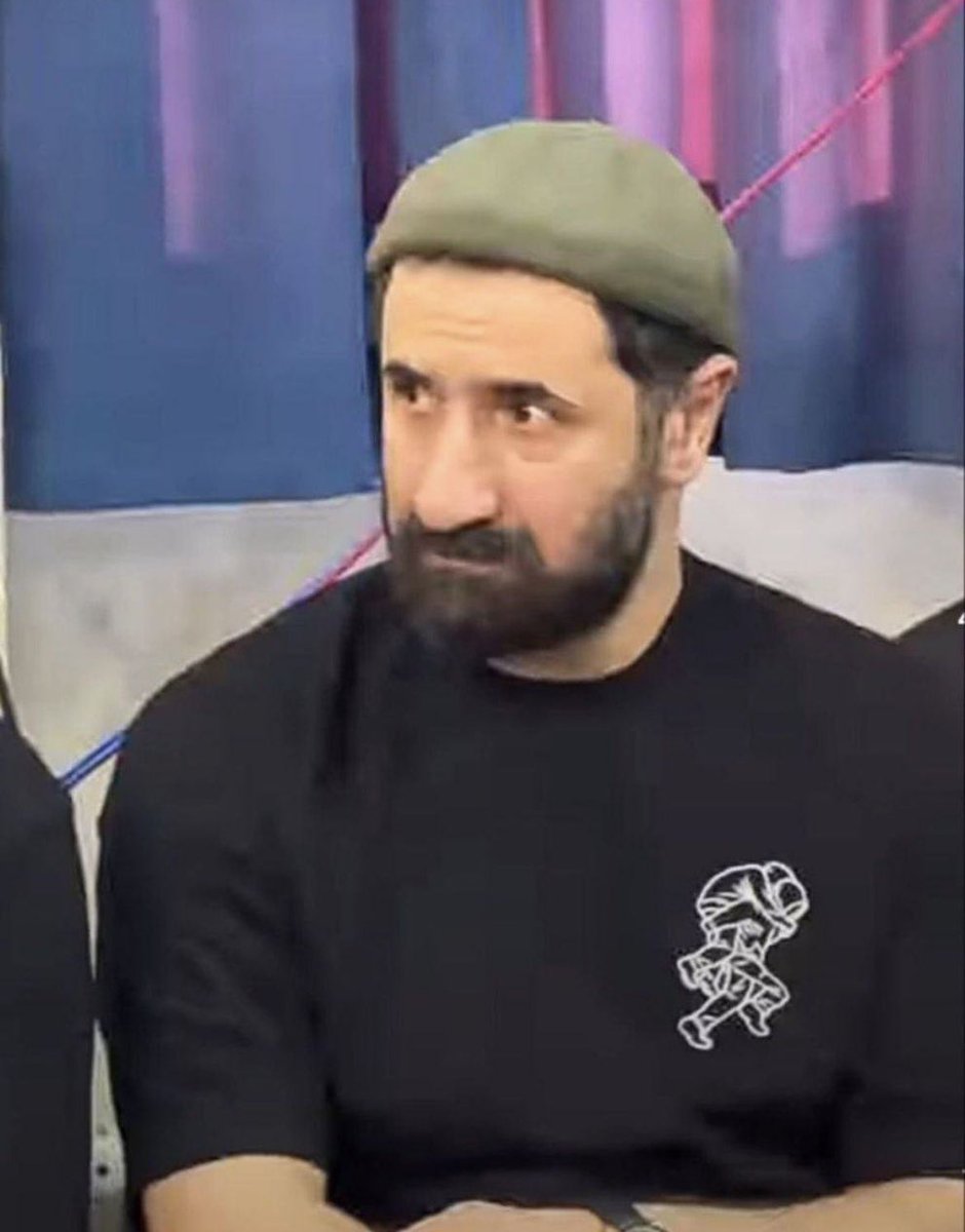 Golpar_Monarchy's tweet photo. لطفاً هر پوست موزی میبینید احساس وظیفه نکنید که لیز بخورید!!!

متوجه هستید دارند جاویدنامان دی‌ماه را مصادره می‌کنند؟! 
همون لوپ تکراری…. https://t.co/vYCI7d397X