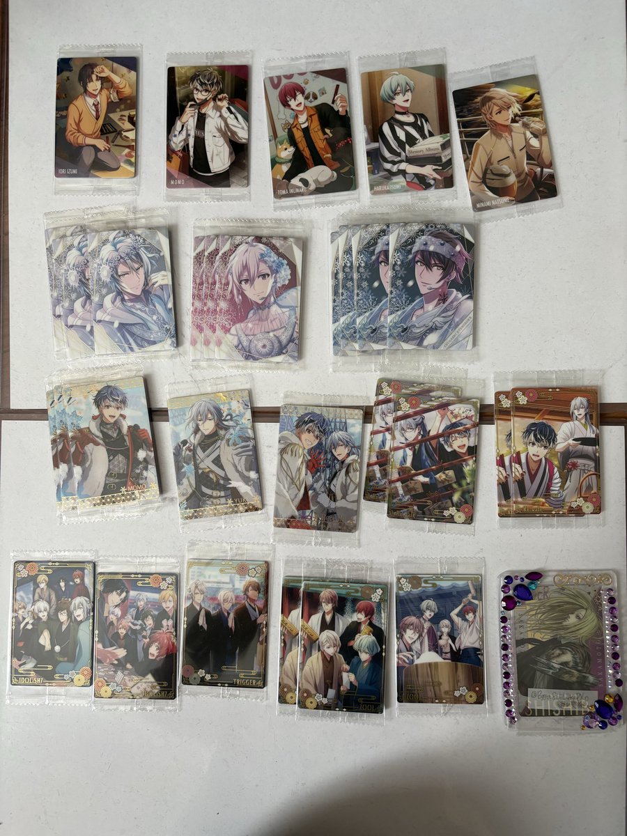 Bggtt8c5L4kyPXo's tweet photo. 【交換・譲渡】アイドリッシュセブン　アイナナ　ウエハース　

【譲】画像①〜③
【求】画像④（＋最新メタカ◯等）
or（画②③のみ）80+送料

2〜希望
画②③は箔に対し2点と交換◯

郵送（2枚ミニレター・📮動画、3〜普通🏣発送）
譲渡:PayPay

↓他 https://t.co/nFR82RKiQF