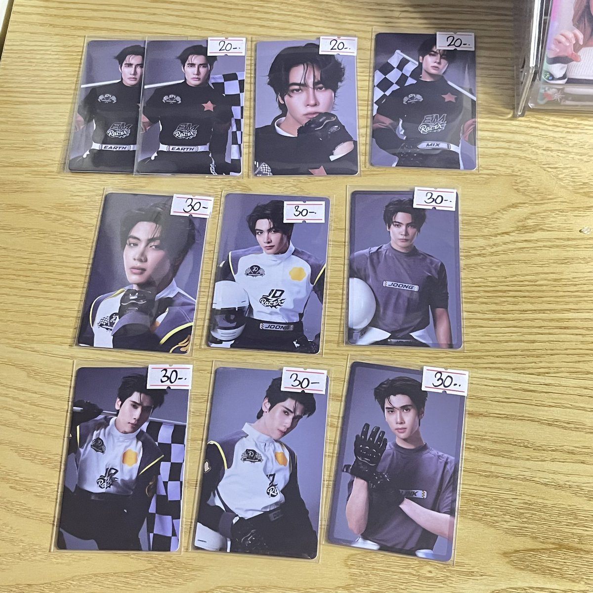 JunjaeM_02's tweet photo. พร้อมส่ง/wts💖🌟
การ์ดLOL 2026

[ราคาตามภาพ] 
📮ค่าส่ง40฿ (พื้นที่ห่างไกล/ท่องเที่ยว+30฿)

ทักแล้วห้ามยกเลิกทุกกรณี‼️
ไม่รับผ่อน/จอง/มัดจำ📌✨

สนใจdmมาได้เลยนะคะ🌟

#ตลาดนัดgmmtv #ตลาดนัดเฟิร์สข้าวตัง #ตลาดนัดเอิร์ทมิกซ์ #ตลาดนัดจุงดัง #ตลาดนัดฟอสบุ๊ค #ตลาดนัดจิมมี่ซี https://t.co/5V4j8D3Z6R