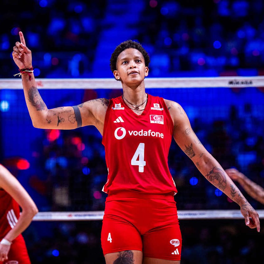 Temmzvolley's tweet photo. 🇹🇷 Melissa Vargas milli formayı ilk giydiği ilk günden yani 2023'ten beri:

2023 VNL 🏆   +  👑MVP +  👑BestOPP
2023 Eurovolley  🏆  +  👑MVP +  👑BestOPP

2024 VNL 👑Best Scorer
2024 OG  👑Best Scorer

2025 WCH 🥈 👑Best OPP

2023 VNL 🏆   +  👑MVP https://t.co/Joxd6HMxo6