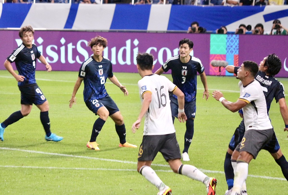 kuusoccer7's tweet photo. SAMURAI BLUE🇯🇵試合振り返り
🔹2024.9.5
vs 中国代表@埼玉スタジアム

後半🔥
DF陣はじめみんなで守備
上手く試合に入れて頑張っていた高井くん
やっぱり背が高いね〜

#サッカー日本代表 #SAMURAIBLUE #高井幸大 #谷口彰悟 https://t.co/ufbeisp2uZ