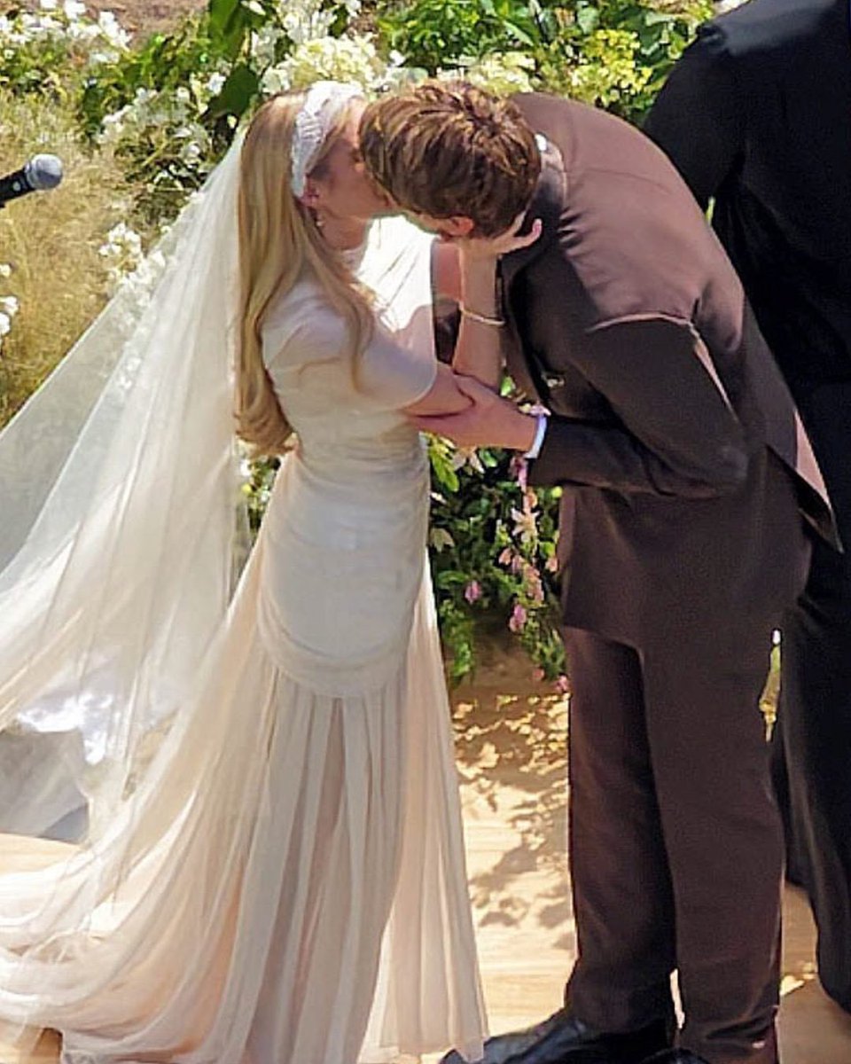 CentralAHSBRA's tweet photo. Emma Roberts e Cody John se casaram hoje!

Felicidades ao casal💕 https://t.co/AF8iq4By6c
