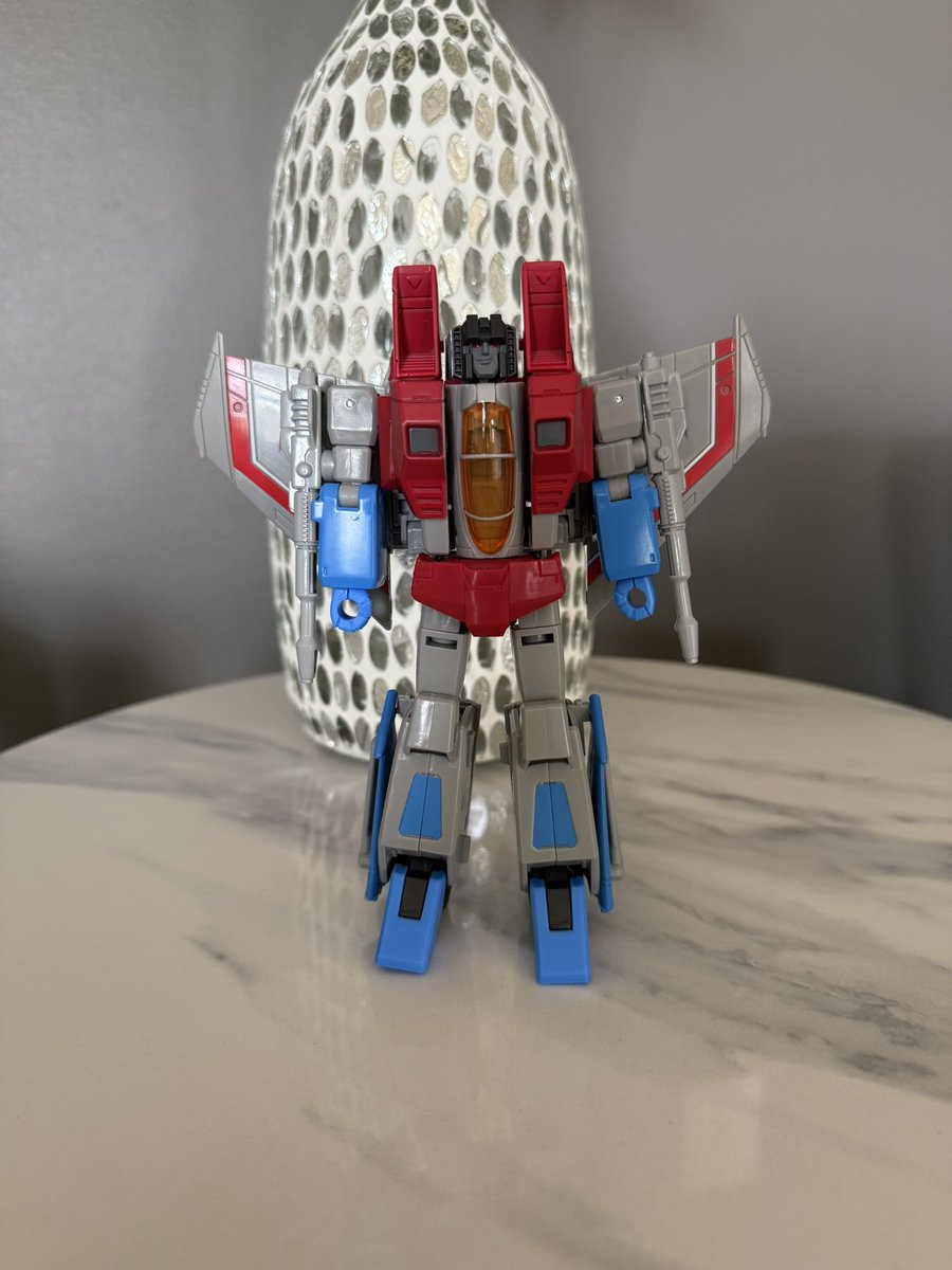 Caltainty's tweet photo. Transformers Studio Series 86 Starscream is brilliant! Like his little smirk! https://t.co/9aFn6DdICH