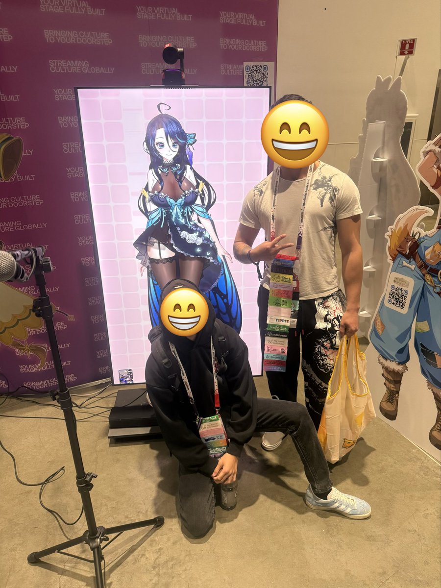 solork__'s tweet photo. 2nd day of offkai is a wraps and man was it a blast! So glad I got to meet @kunoichisato @Limealicious  @tomaliketomato again this year! And it was really exciting getting to meet @_Silvervale_ and @Marpo_VEL https://t.co/95ahRk44Jc