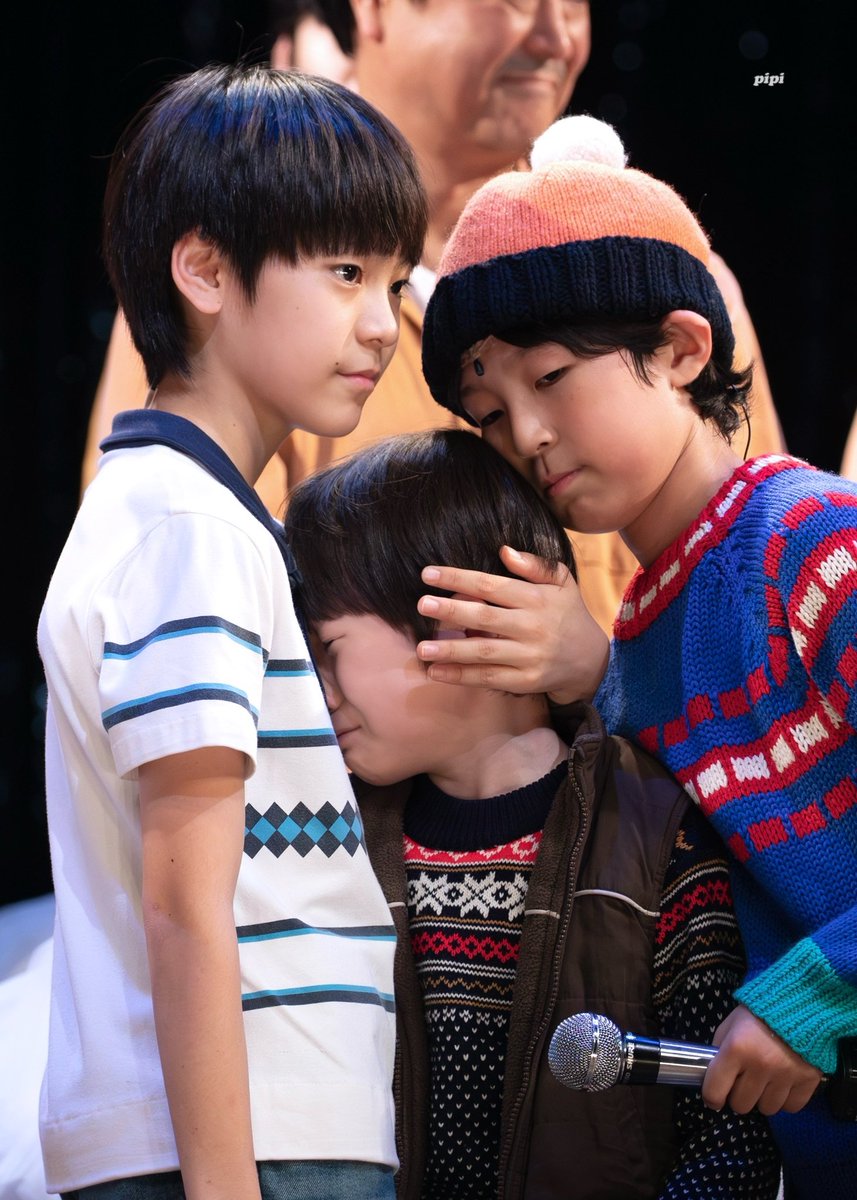 pipi_pic's tweet photo. 260726 빌리 엘리어트
빌리 #박지후
스몰보이 #허지훈
마이클 #김효빈

토닥토닥 https://t.co/YfbaRED1M8