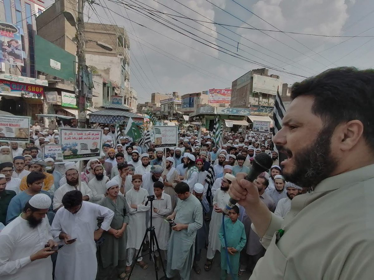 DanishJui's tweet photo. رہبرو رہنما 
مولانا مولانا
@MoulanaOfficial
#عوام_مولانا_کے_سنگ
#حق_کی_آواز_جمعیت
#نکے_دا_پروپیگنڈا
#شہدابہانہ_خزانہ_نشانہ
#ذخائر_کے_چور https://t.co/w6zv7qmbf1