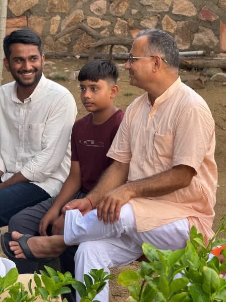 SSKharaBJP's tweet photo. आज गाँव में अपनों के साथ 😊 https://t.co/z353wKNwq5