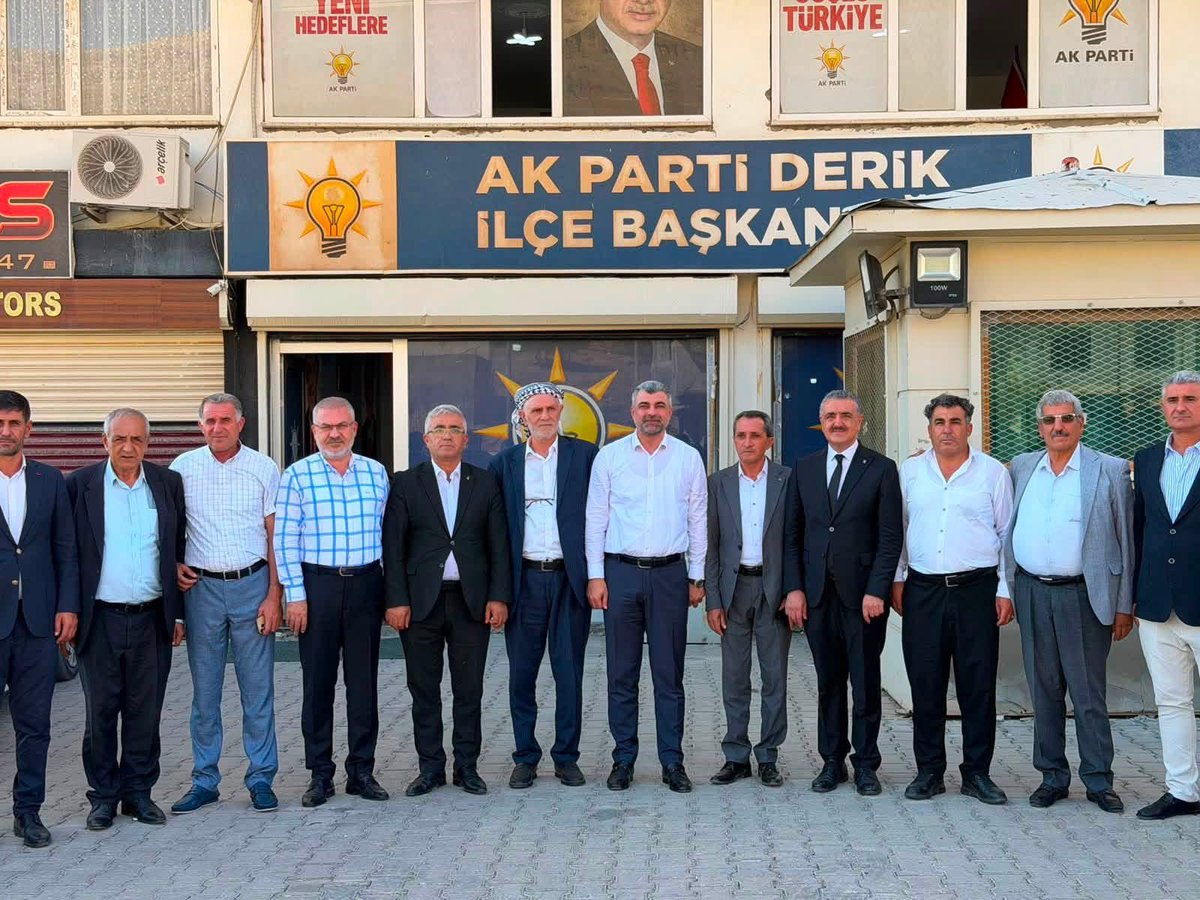 AkParti_Derik's tweet photo. 📍AK Parti Derik İlçe Başkanlığı

Mardin Milletvekilimiz Sn Faruk Kılıç, İlçe Başkanımız Sayın Süleyman Karahan ve teşkilat mensuplarımızla bir araya gelerek istişarelerde bulundu.

Nazik ziyaretleri dolayısıyla Sayın Vekilimize teşekkür ediyor, çalışmalarında başarılar diliyoruz https://t.co/MPuy3JV8aZ