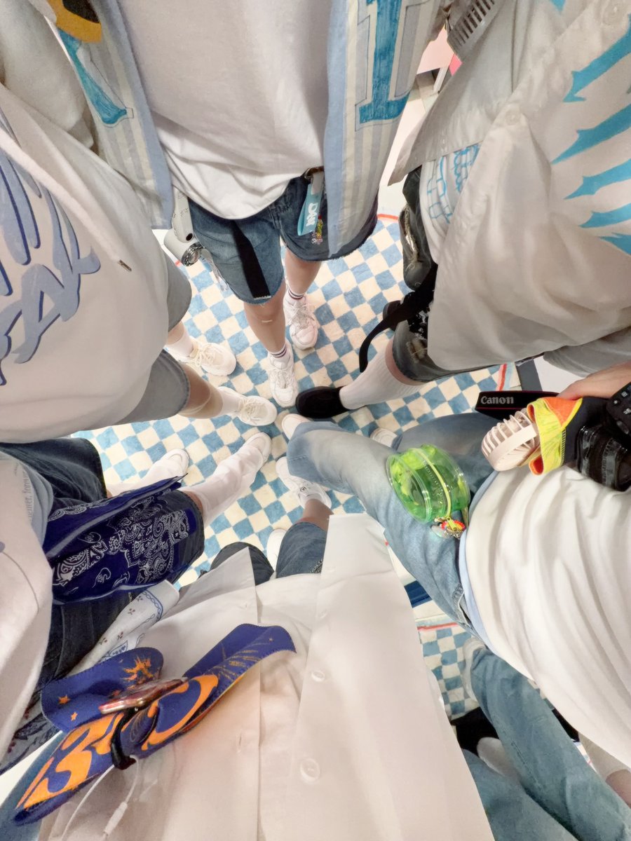 chae_RI_cos's tweet photo. 스파클즈 팀코 날씨가 너무 더웠지만 시간 가는줄 모를 정도로 재밌었다 히히❤️ https://t.co/4q8MvaEiKS