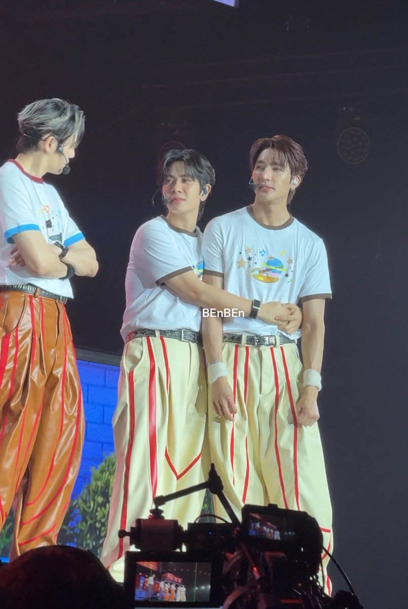 mixiebell's tweet photo. Do you know why Mix has often been called Saturn by the fandom and why his emoji is🪐? See this pic. Now you know why🫠 #EarthMix https://t.co/Suk96LUvhO