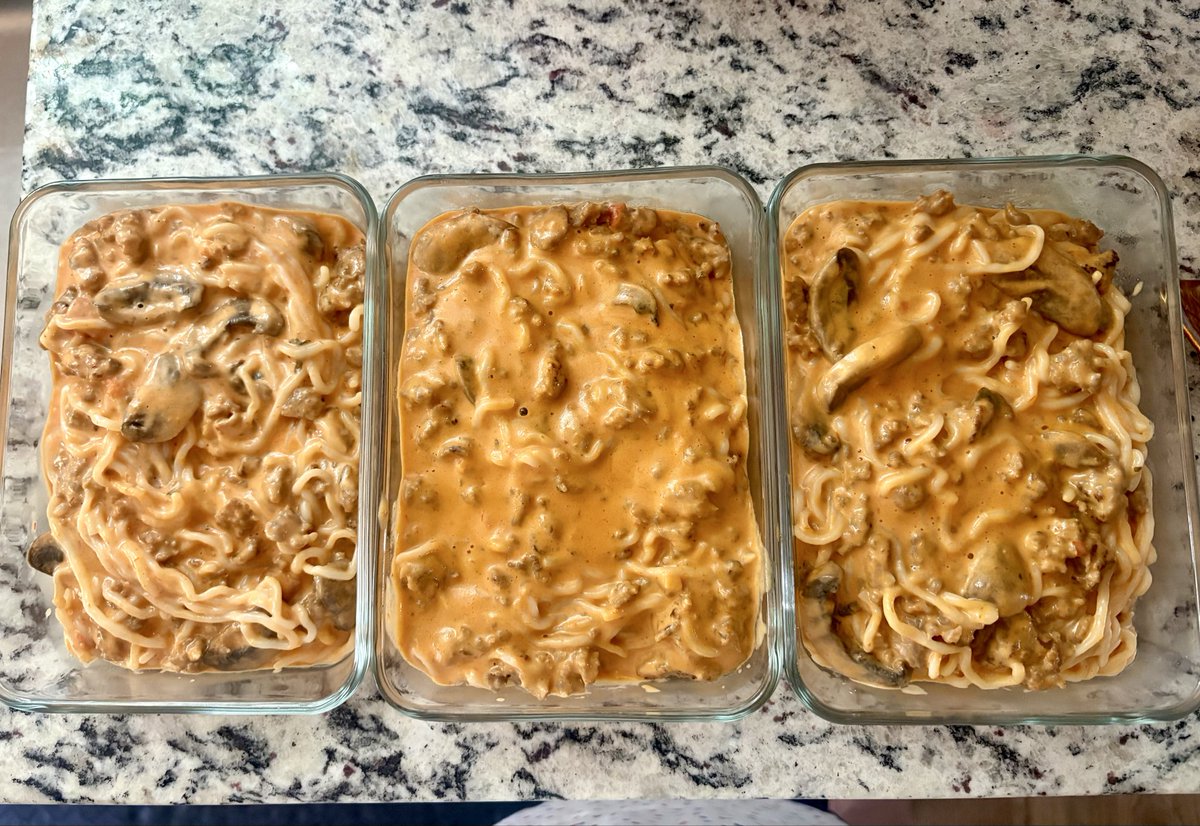 C_MThomas's tweet photo. Zero carb noodle spaghetti w/sausage, mushrooms, &amp; vodka pasta sauce. #foodprepSunday #eatallweek #ItsThatSimpleNoodles https://t.co/gkOm5ZXhBk