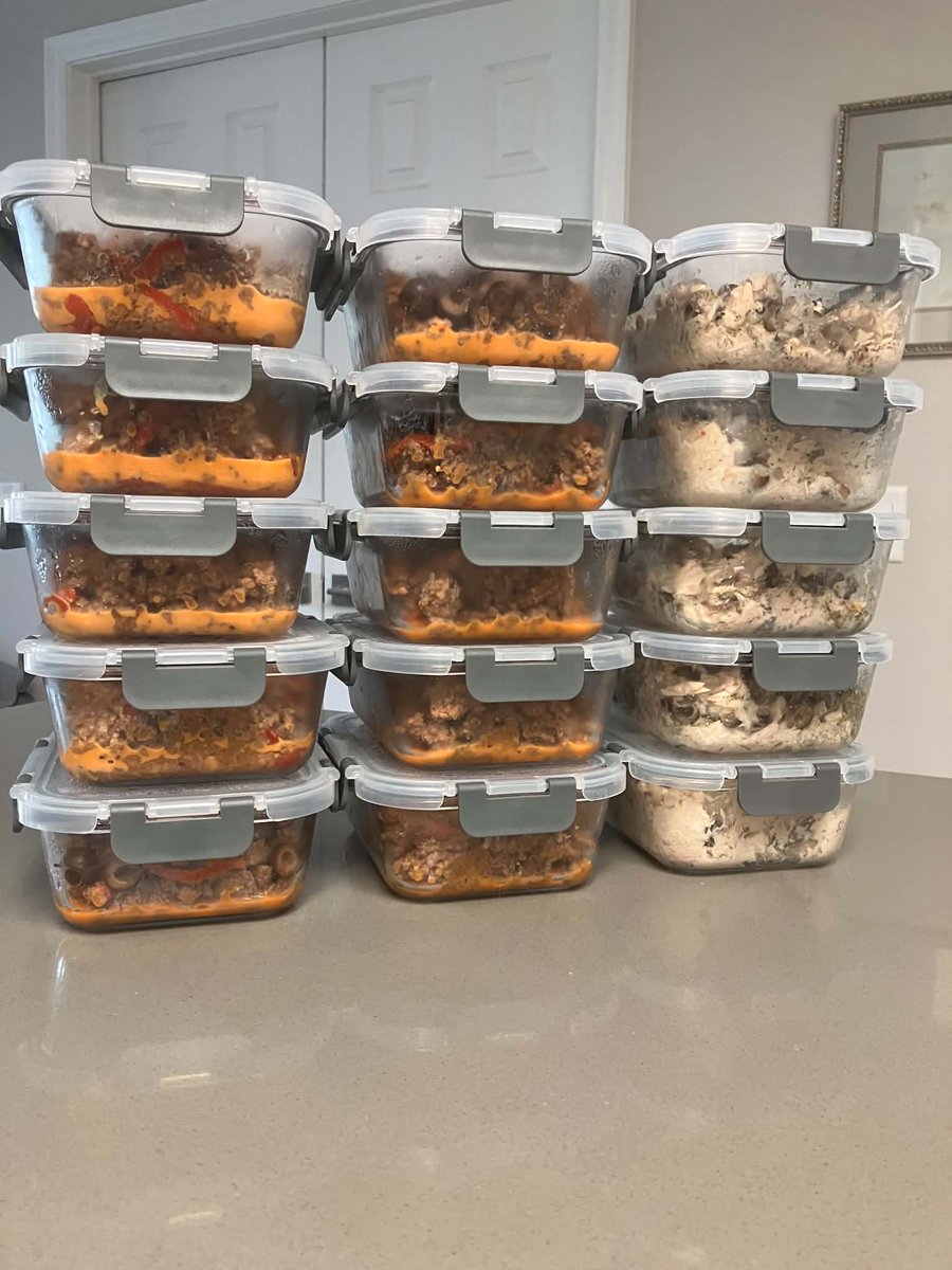 GMarieSnickers's tweet photo. Food prep out of the way this morning. Sunday we hit legs and glutes to start the week out strong. ππͺ
#girlswholift #carnivore #animalbased eating. https://t.co/4oqElfGCHQ