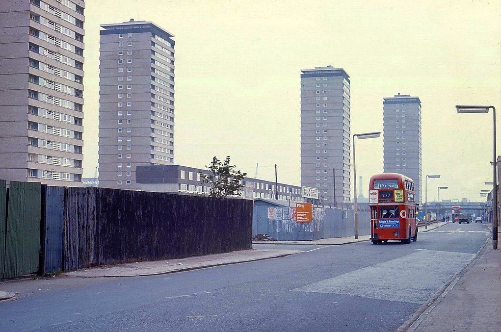 AlbionSalter's tweet photo. Pre Canary Wharf financial district. Isle of Dogs #Millwall ⚽️ #WestHam https://t.co/IXYLdpfPkA