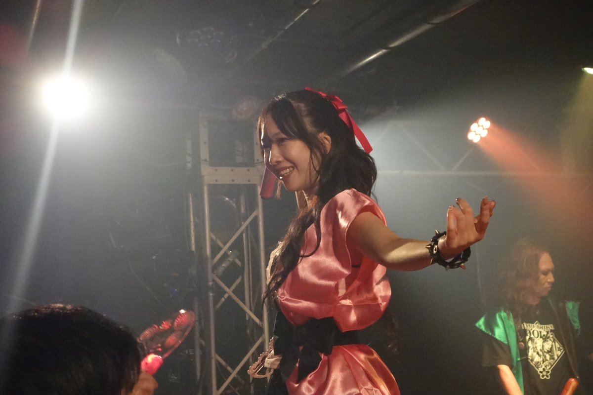 Ninjafood's tweet photo. #ナデフェス2026 東京
満足そうなユズハちゃん。
なんかメタルっぽい感じする！
おリボンはかわいいけど。 https://t.co/JaAhNXURnv