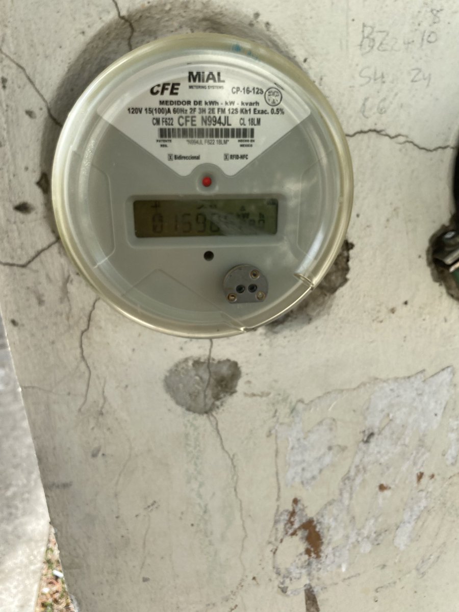 peacelilith_'s tweet photo. @CFE_Contigo quisiera reportar, llevamos desde el viernes desde las 12 o antes sin luz, hemos llamado y levantado el reporte y solo nos comentan que vendrán y nos solucionarán y nada, esto en Quintana Roo https://t.co/vFpuVZrX14
