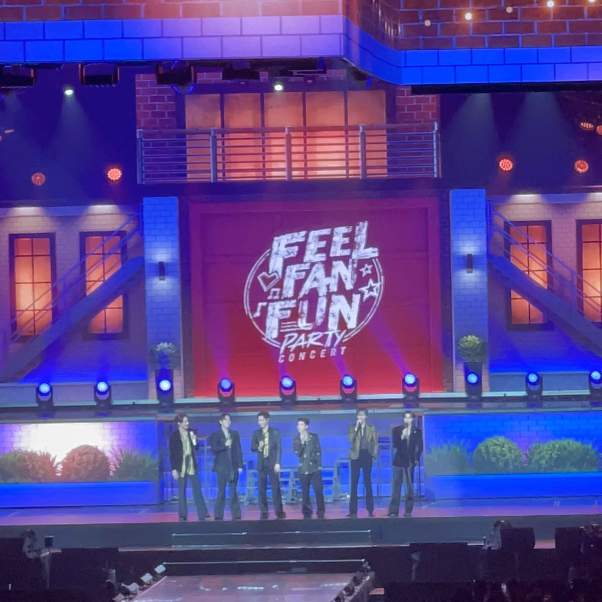BBHanjinnie's tweet photo. 2/10 ไม่สนุกเลย (สนุกมาก) ร้องไม่ได้สักเพลง (ทุกเพลง) เอาดีๆล่ะ 5555 คือคอนสนุกมากกกก ตอนแรกไปแบบปล่อยจอยเลยล่ะ แต่ทั้ง 6 คนคือทำกันเต็มที่มากและโชว์สนุกมากจริงๆ เอาจริงป่ะนี่คอนไทยแรกที่ไปเลย เป็นความทรงจำที่ดีมาก จบคอนนี้talk showเถอะ คุยสนุกเกิน 🥰👏 #FFFPartyConcert2026D2 https://t.co/gTOppfPb05