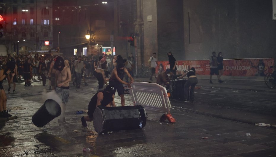 laltrodiego's tweet photo. @Arturo_Scotto @matteolepore Tira un'aria sinistra a Bologna. https://t.co/qEjTyMrV2D