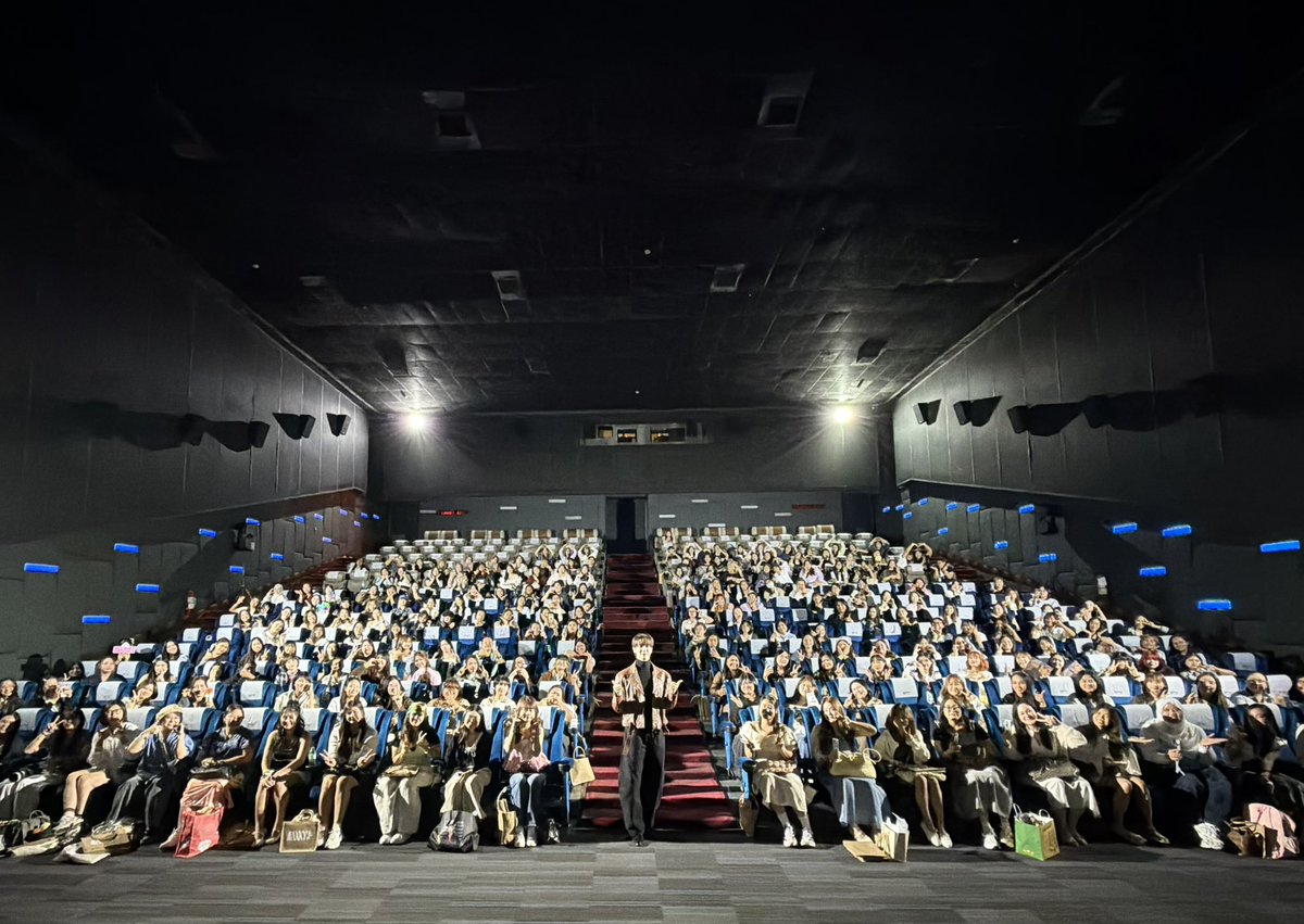 MchoiceTH's tweet photo. ขอขอบคุณแฟน ๆ ทุกคนสำหรับความรักที่มอบให้กับ ‘แม็กกี้’ ที่งาน ‘[MAXKY "Time Stands Still"] 1ST PHOTOBOOK FANSIGN EVENT’ ในวันนี้มาก ๆ นะค้าบ ทั้งทีมหน้างาน และหน้าจอเลยยย

และขอขอบคุณสถานที่จาก @WeLoveSF ที่ให้แม็กกี้ และแฟน ๆ ได้มาเจอกันด้วยนะคะ 🤍💭✨

MEMORIES WITH MAXKY
#MAXKY1stFANSIGN
#maxky_rp 
#MchoiceArtist