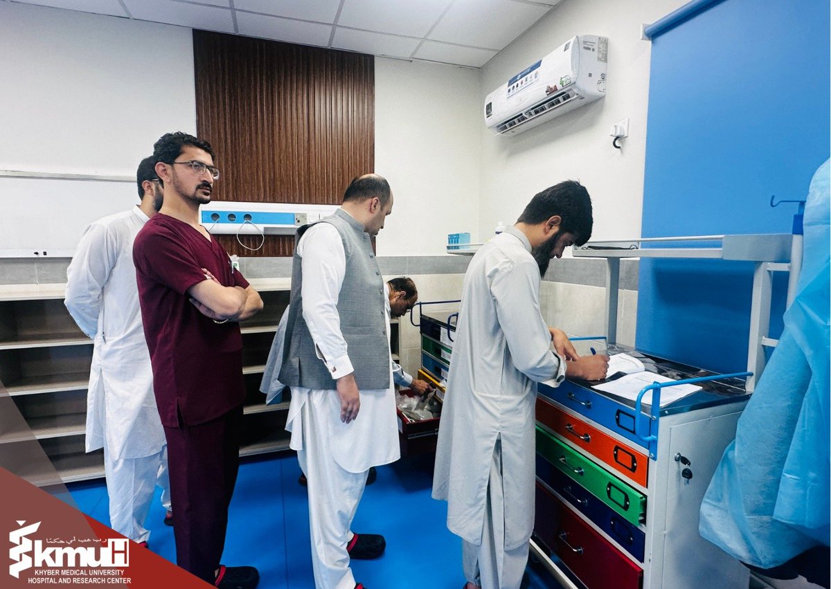 kmu_hrc's tweet photo. Inspection team of sehat card program visited KMUH.During this visit HD Dr.Shaista Khan and MD Dr.Wazir Muhammad briefed the team regarding Hospital services and gave detailed visit of the facility. https://t.co/VHI0kzEwm0