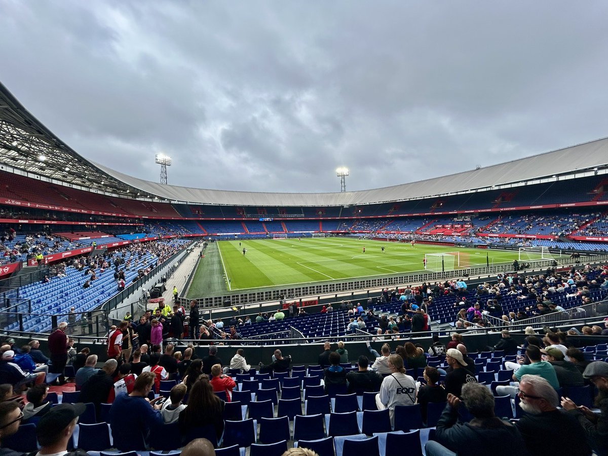 pompeyjones92's tweet photo. 🏟️468
@Feyenoord 2 @RayoVallecano 1
Friendly 
De Kuip
💷€10
📌€5
👥???

Cracking stadium with old fashioned floodlights,worth a visit. Another on the list ticked off. 
Game was a typical friendly,though they played 120mins for some reason. 
#QualitynotQuantity https://t.co/Xm75t8VFwi