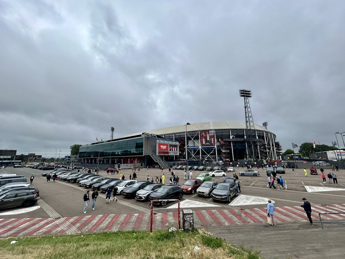 pompeyjones92's tweet photo. 🏟️468
@Feyenoord 2 @RayoVallecano 1
Friendly 
De Kuip
💷€10
📌€5
👥???

Cracking stadium with old fashioned floodlights,worth a visit. Another on the list ticked off. 
Game was a typical friendly,though they played 120mins for some reason. 
#QualitynotQuantity https://t.co/Xm75t8VFwi