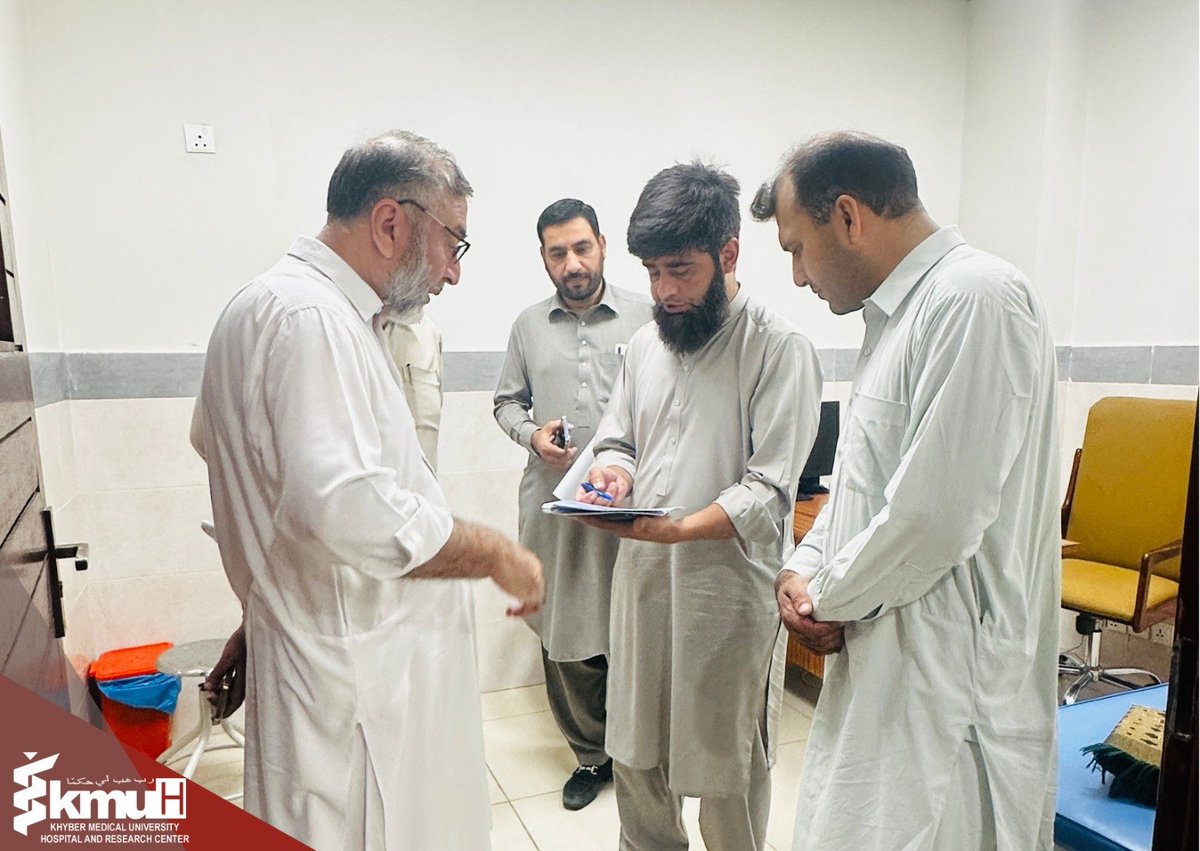 kmu_hrc's tweet photo. Inspection team of sehat card program visited KMUH.During this visit HD Dr.Shaista Khan and MD Dr.Wazir Muhammad briefed the team regarding Hospital services and gave detailed visit of the facility. https://t.co/VHI0kzEwm0