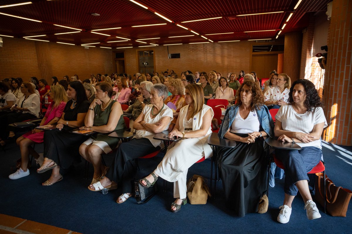 psocialista's tweet photo. 🌹 Mais igualdade, mais futuro!

No Congresso das Mulheres Socialistas – Igualdade e Direitos (MS-ID), reforçámos o papel ativo e determinante do partido na construção de um país mais justo, inclusivo e igualitário.

Continuamos na linha da frente da defesa dos direitos, do combate às assimetrias e da construção de políticas públicas que façam a diferença na vida real das pessoas. Cada debate e cada proposta deste congresso reforçam o caminho que queremos continuar a seguir.

Seguimos com determinação, trabalho e visão de futuro. 🌹🇵🇹

©️ Ricardo Vieira

#PartidoSocialista #PS #AlternativaConfiança