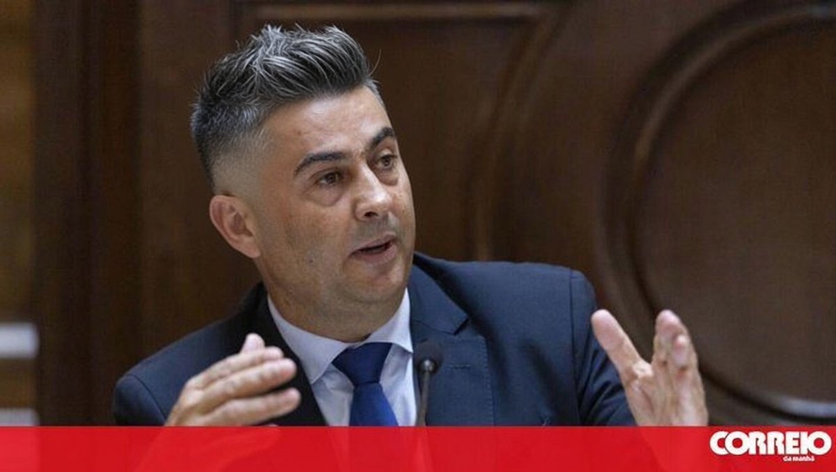 ivanoteguivel's tweet photo. @MariaCabugueira @dntwit Este ministro é que é bom. Antes era sempre o caos nesta época dos exames. :)) https://t.co/Rgr51bwChV