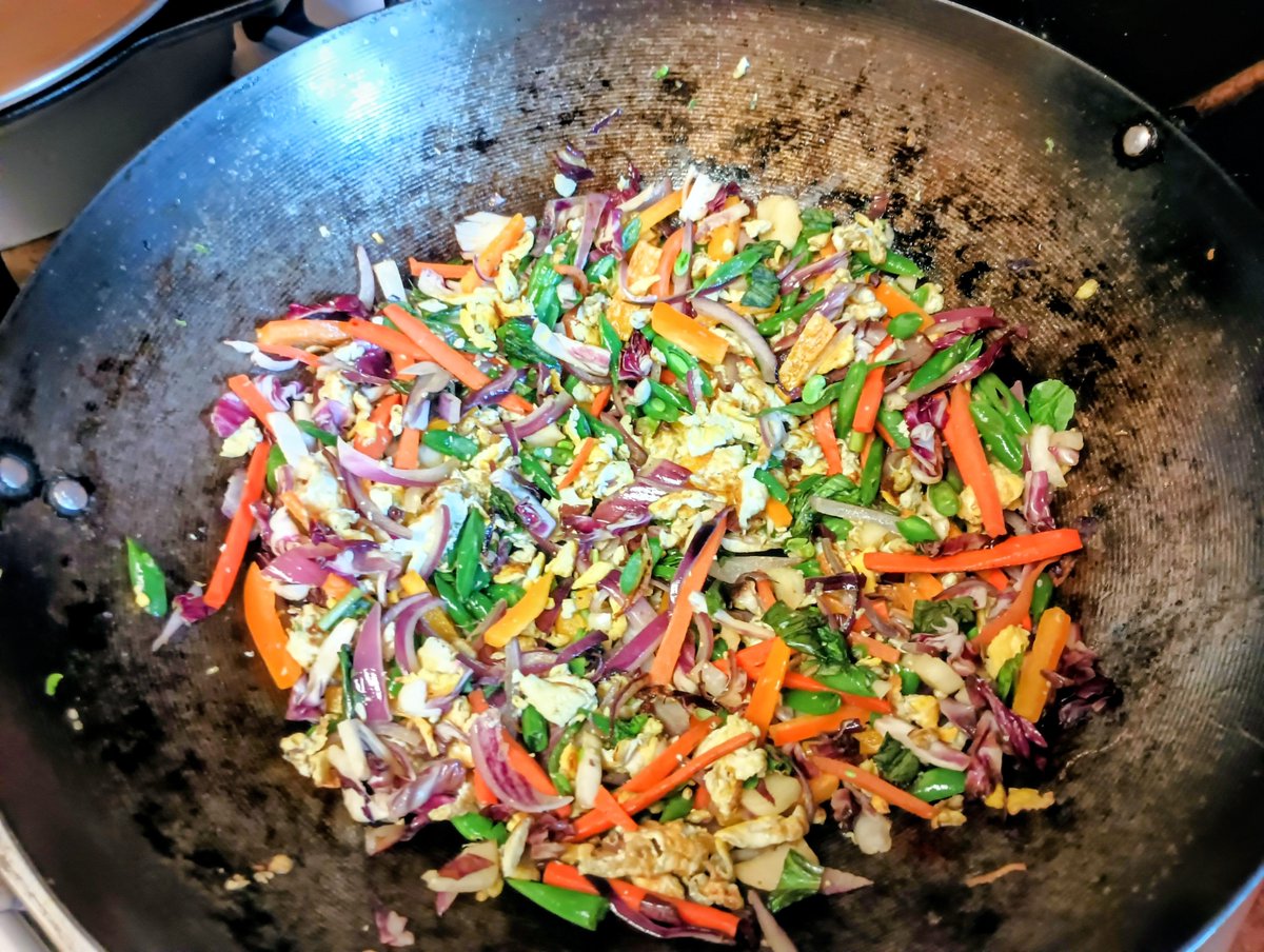 gauravsabnis's tweet photo. After 30+ years of regularly cooking vegetable &amp; egg noodles, I have gotten really good at it. It's really more about temperature and texture rather than the sauces or spices honestly. The right doneness for veggies &amp; noodles so they all shine individually and together! 😋 https://t.co/Ty7FRcqXMU