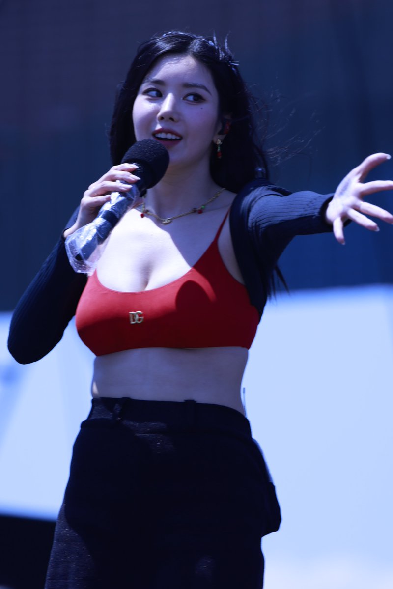 KpopData4_U's tweet photo. 230722 Kwon Eunbi | Waterbomb Nagoya Japan

#Eunbi #은비 #KwonEunbi #권은비 #Kpop https://t.co/CBgPTWv2zJ
