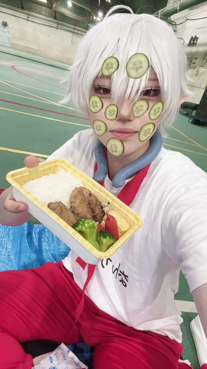 akrl3ql's tweet photo. 折角だから2日間の差分でも出し��おくかと思い写真を選んでいたら飯しかない https://t.co/yBiGKYEycm