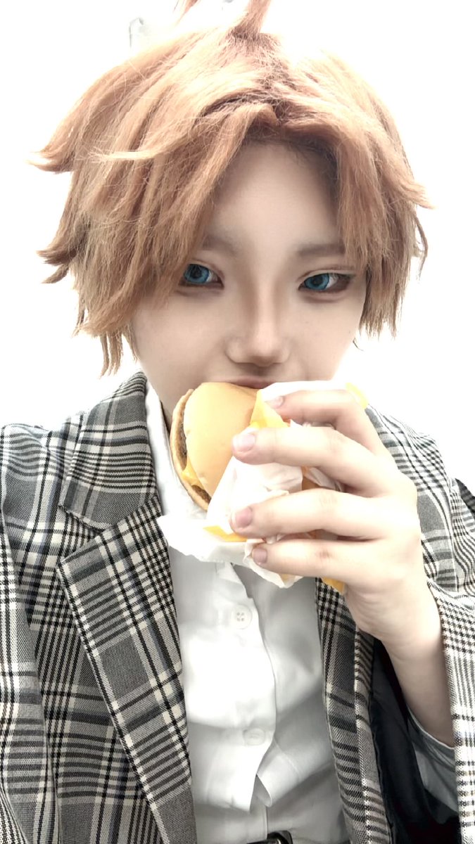 akrl3ql's tweet photo. 折角だから2日間の差分でも出し��おくかと思い写真を選んでいたら飯しかない https://t.co/yBiGKYEycm