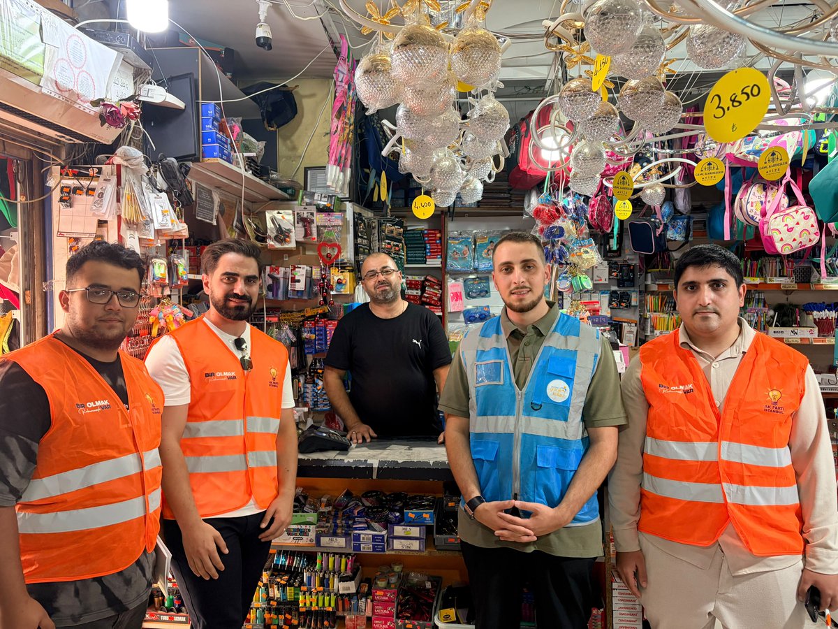 PendikAKGenclik's tweet photo. #AKGençPendik ailesi olarak Yönetim Kurulu Üyelerimiz ile birlikte ilçemizde ki haneleri ve iş yerlerini ziyaret ederek potansiyel üye çalışmalarımızı gerçekleştirdik.

#İstanbulAşkıyla https://t.co/cOYPSlcjxj